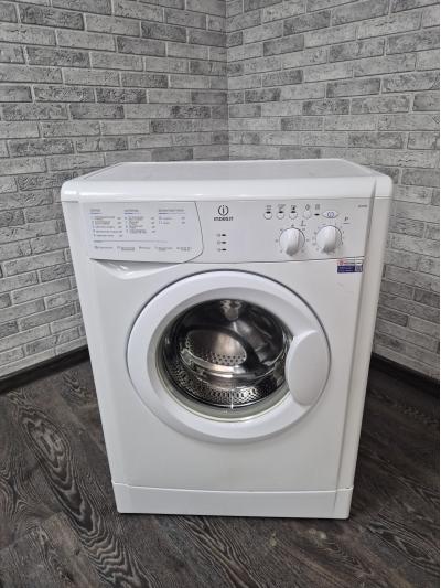 Стиральная машина Indesit WISL 82